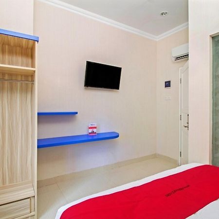 RedDoorz Plus @ Cideng Barat Dżakarta Zewnętrze zdjęcie